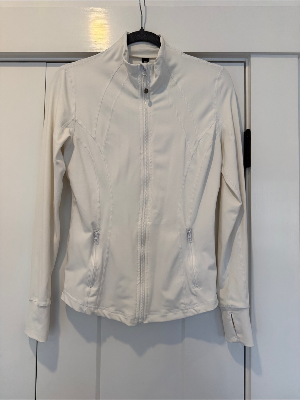 Women’s White Zip-Up work out jacket